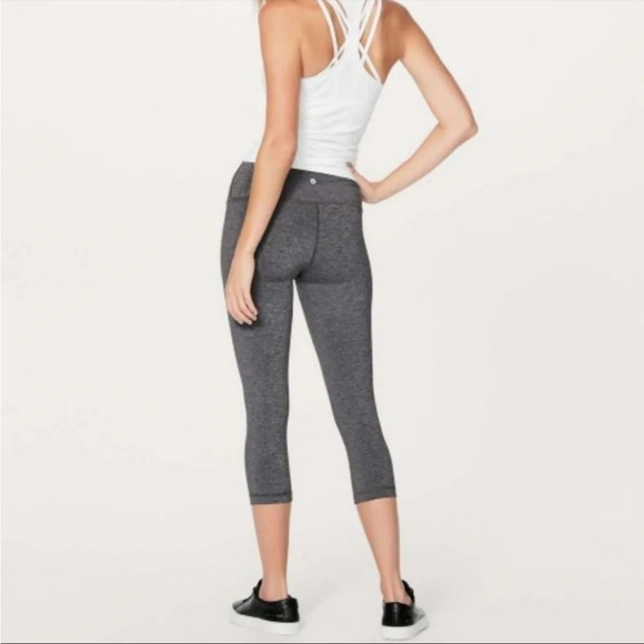 Lululemon Wunder Under Crop Hi-Rise Leggings Size 2 - Picture 2 of 6